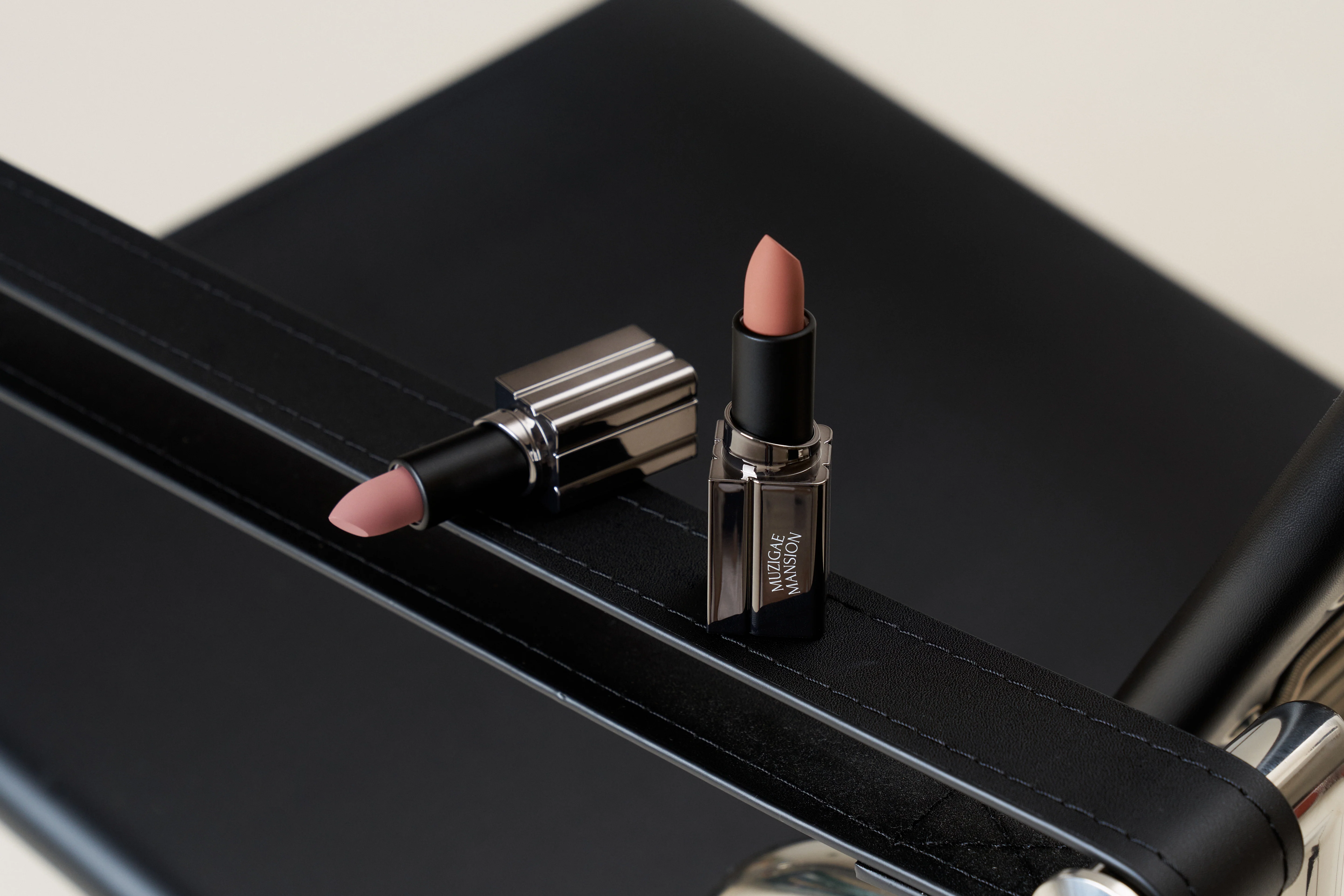Moodwear Blur Lipstick (4g) - 8 Options - Image 2