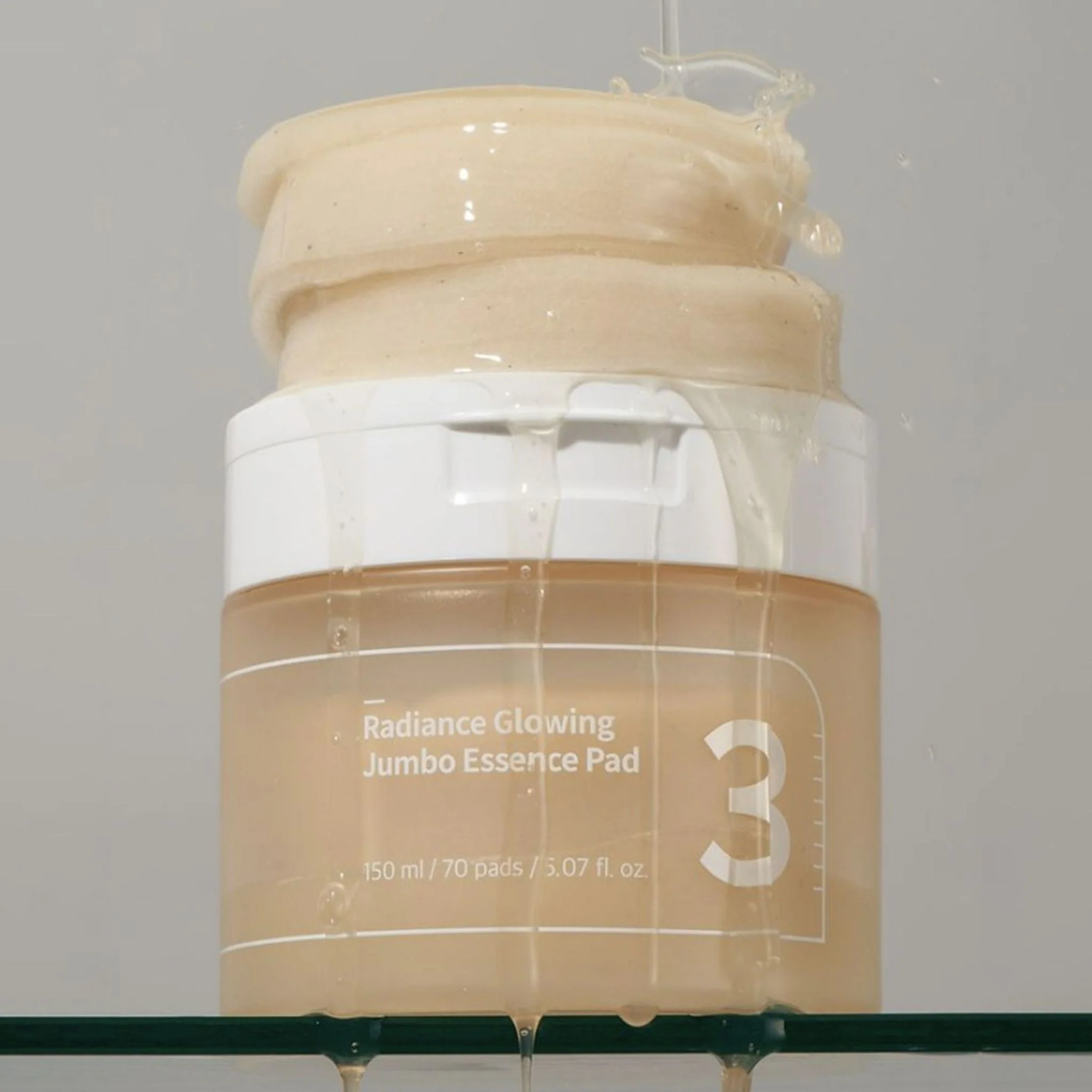 No.3 Radiance Glowing Jumbo Essence Pad (70 pads) - Image 2