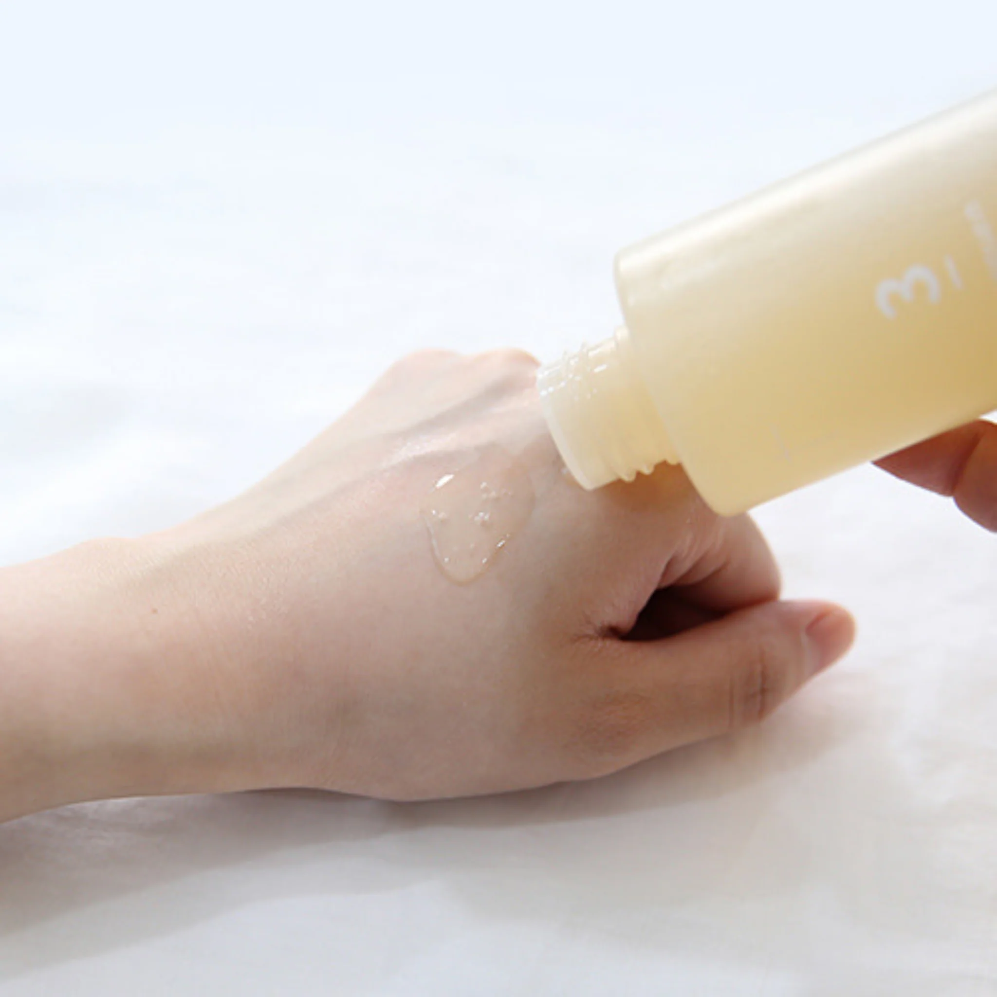 No. 3 Super Glowing Essence Toner (200ml) - Image 2